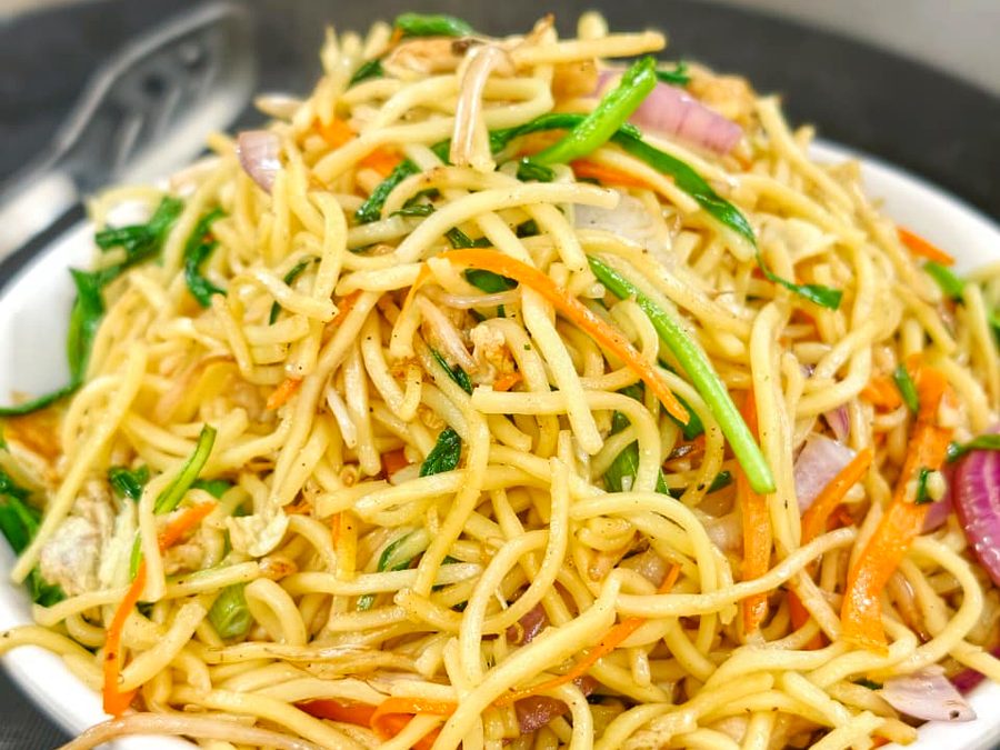 Hakka Noodles Chicken